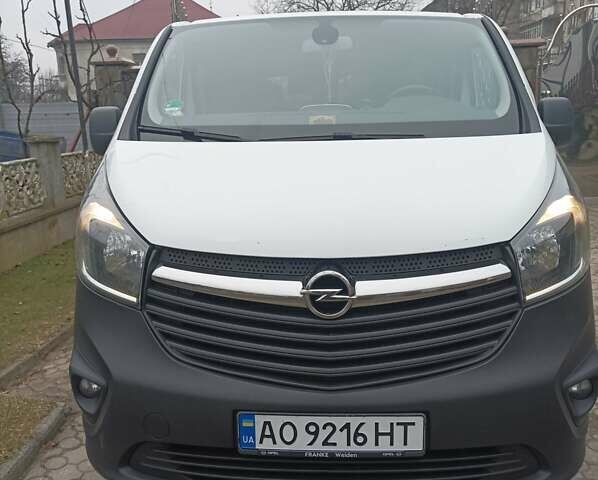 Белый Опель Виваро, объемом двигателя 1.6 л и пробегом 300 тыс. км за 14000 $, фото 5 на Automoto.ua