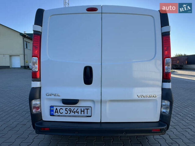 Белый Опель Виваро, объемом двигателя 2 л и пробегом 303 тыс. км за 10500 $, фото 15 на Automoto.ua