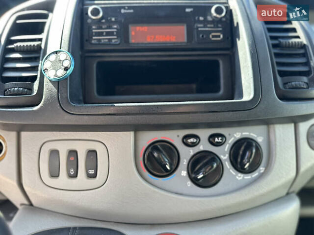 Опель Віваро 2014 у Рівному на Automoto.ua Білий Опель Віваро, об'ємом двигуна 2 л та пробігом 210 тис. км за 13950 $, фото 16 на Automoto.ua
