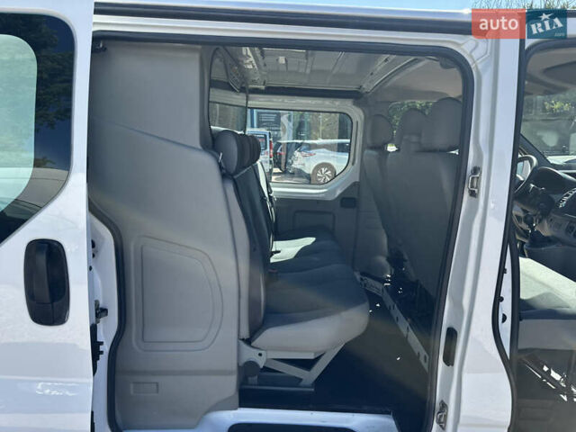 Опель Віваро 2014 у Рівному на Automoto.ua Білий Опель Віваро, об'ємом двигуна 2 л та пробігом 210 тис. км за 13950 $, фото 22 на Automoto.ua