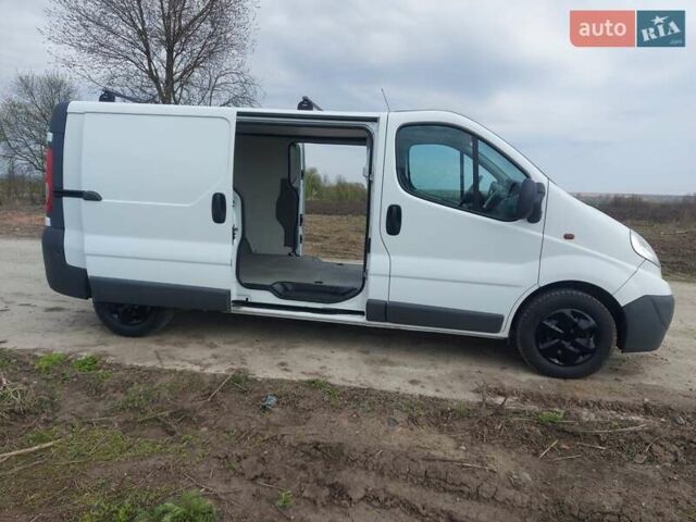 Белый Опель Виваро, объемом двигателя 2 л и пробегом 190 тыс. км за 12200 $, фото 18 на Automoto.ua