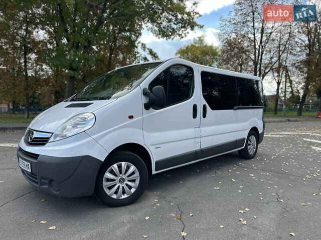 Білий Опель Віваро, об'ємом двигуна 2 л та пробігом 261 тис. км за 14700 $, фото 5 на Automoto.ua