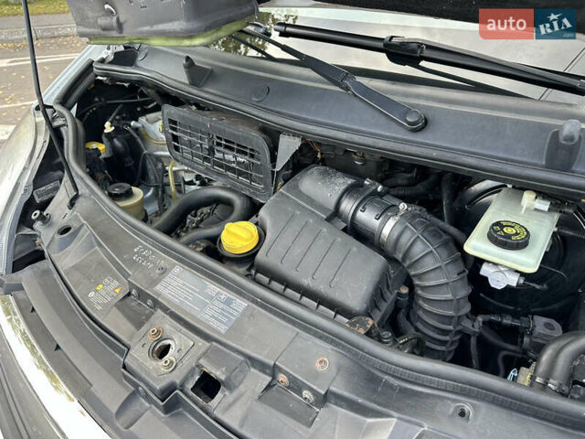 Білий Опель Віваро, об'ємом двигуна 2 л та пробігом 261 тис. км за 14700 $, фото 60 на Automoto.ua