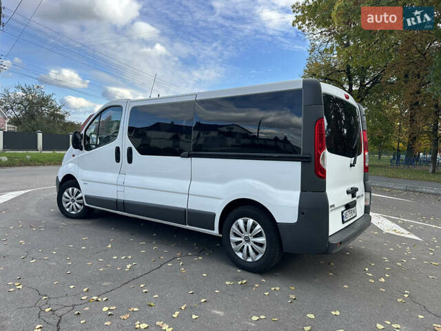 Білий Опель Віваро, об'ємом двигуна 2 л та пробігом 261 тис. км за 14700 $, фото 19 на Automoto.ua