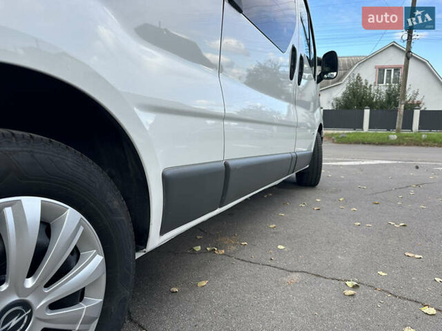 Білий Опель Віваро, об'ємом двигуна 2 л та пробігом 261 тис. км за 14700 $, фото 16 на Automoto.ua
