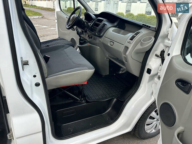 Білий Опель Віваро, об'ємом двигуна 2 л та пробігом 261 тис. км за 14700 $, фото 52 на Automoto.ua