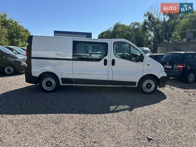Белый Опель Виваро, объемом двигателя 2 л и пробегом 210 тыс. км за 14599 $, фото 9 на Automoto.ua