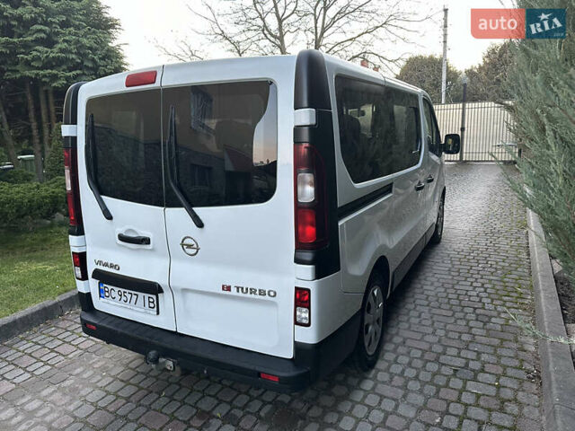 Белый Опель Виваро, объемом двигателя 1.6 л и пробегом 215 тыс. км за 17450 $, фото 3 на Automoto.ua