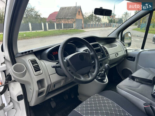 Білий Опель Віваро, об'ємом двигуна 2 л та пробігом 261 тис. км за 14700 $, фото 32 на Automoto.ua