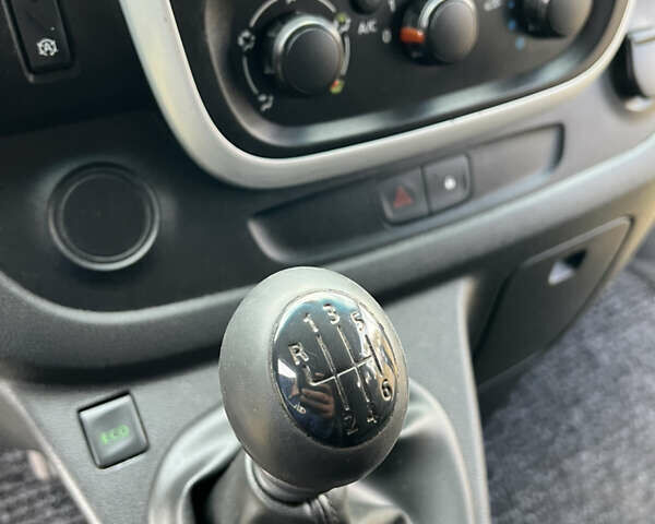 Опель Віваро 2014 у Львові на Automoto.ua Білий Опель Віваро, об'ємом двигуна 1.6 л та пробігом 280 тис. км за 344 $, фото 19 на Automoto.ua