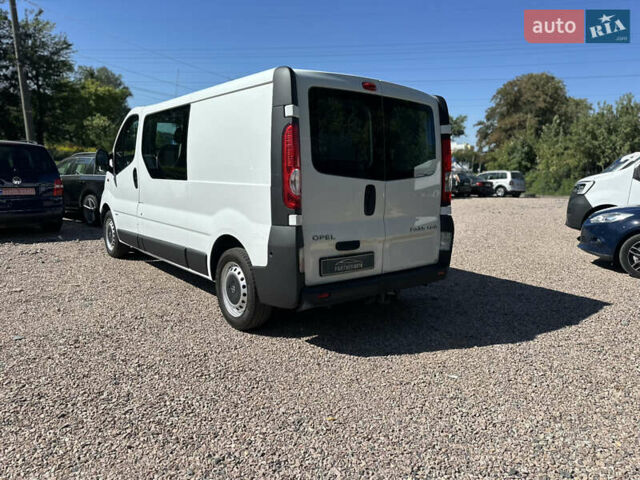 Белый Опель Виваро, объемом двигателя 2 л и пробегом 210 тыс. км за 14599 $, фото 6 на Automoto.ua