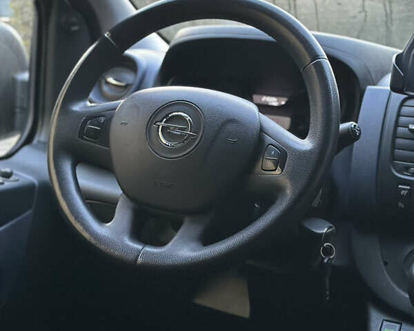 Белый Опель Виваро, объемом двигателя 1.6 л и пробегом 215 тыс. км за 17450 $, фото 12 на Automoto.ua