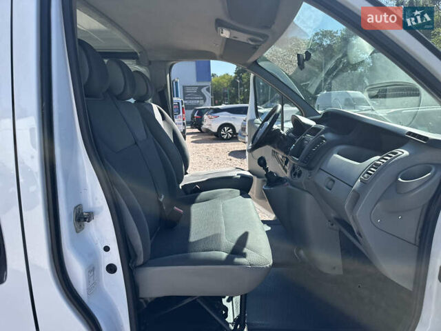 Опель Віваро 2014 у Рівному на Automoto.ua Білий Опель Віваро, об'ємом двигуна 2 л та пробігом 210 тис. км за 13950 $, фото 19 на Automoto.ua