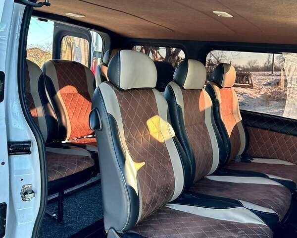 Белый Опель Виваро, объемом двигателя 2 л и пробегом 339 тыс. км за 10000 $, фото 14 на Automoto.ua