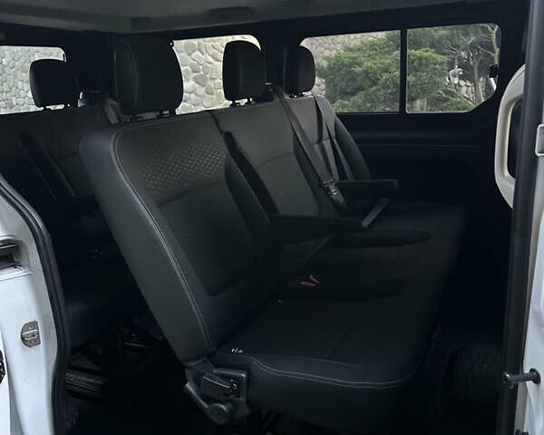 Белый Опель Виваро, объемом двигателя 1.6 л и пробегом 215 тыс. км за 17450 $, фото 16 на Automoto.ua