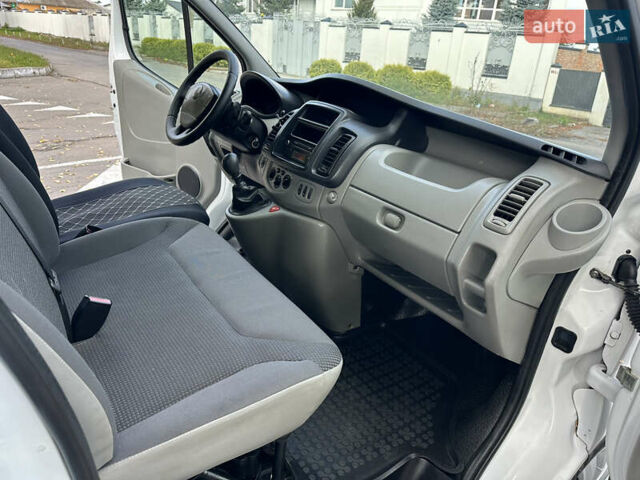 Білий Опель Віваро, об'ємом двигуна 2 л та пробігом 261 тис. км за 14700 $, фото 53 на Automoto.ua