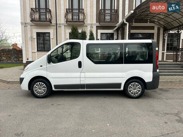 Белый Опель Виваро, объемом двигателя 2 л и пробегом 198 тыс. км за 15150 $, фото 17 на Automoto.ua