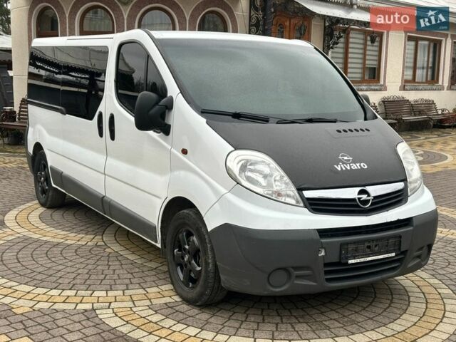 Белый Опель Виваро, объемом двигателя 2 л и пробегом 380 тыс. км за 13900 $, фото 2 на Automoto.ua