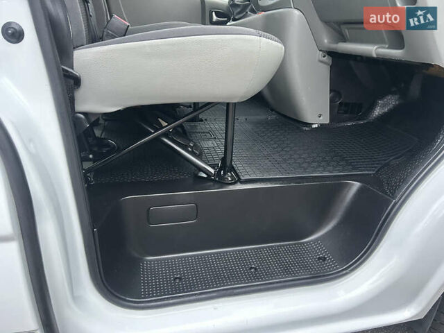 Белый Опель Виваро, объемом двигателя 2 л и пробегом 198 тыс. км за 15399 $, фото 49 на Automoto.ua