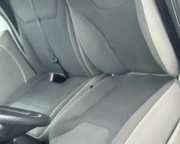 Белый Опель Виваро, объемом двигателя 2 л и пробегом 187 тыс. км за 15333 $, фото 18 на Automoto.ua