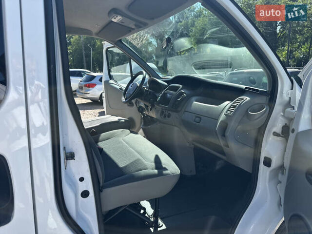 Опель Віваро 2014 у Рівному на Automoto.ua Білий Опель Віваро, об'ємом двигуна 2 л та пробігом 210 тис. км за 13950 $, фото 18 на Automoto.ua