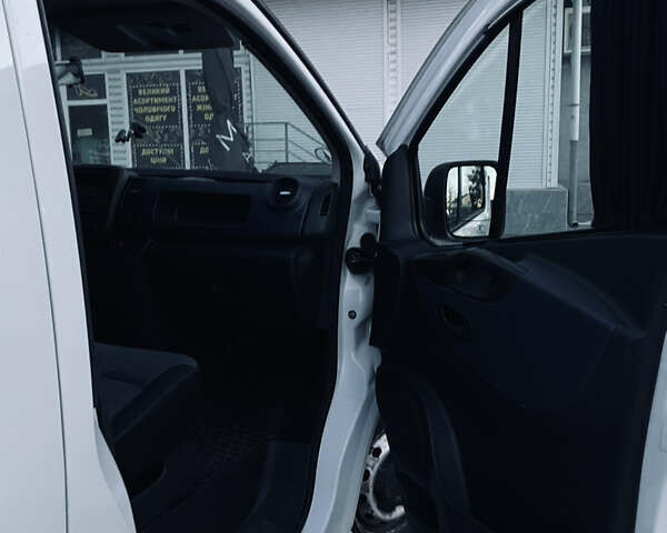 Білий Опель Віваро, об'ємом двигуна 1.6 л та пробігом 120 тис. км за 13500 $, фото 10 на Automoto.ua