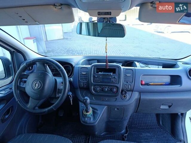 Белый Опель Виваро, объемом двигателя 1.6 л и пробегом 430 тыс. км за 11800 $, фото 13 на Automoto.ua