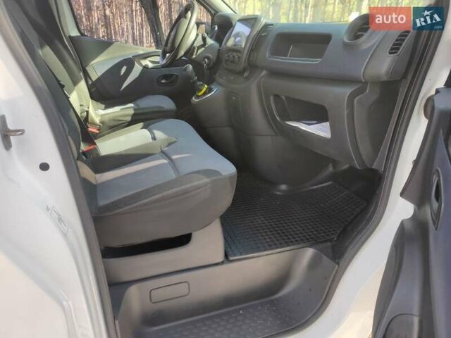 Белый Опель Виваро, объемом двигателя 1.6 л и пробегом 389 тыс. км за 12100 $, фото 34 на Automoto.ua