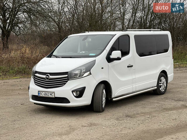 Белый Опель Виваро, объемом двигателя 1.6 л и пробегом 235 тыс. км за 14700 $, фото 1 на Automoto.ua