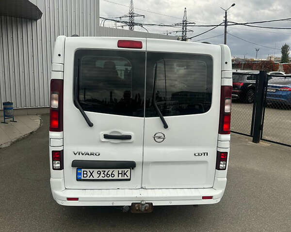 Белый Опель Виваро, объемом двигателя 1.6 л и пробегом 260 тыс. км за 16000 $, фото 6 на Automoto.ua