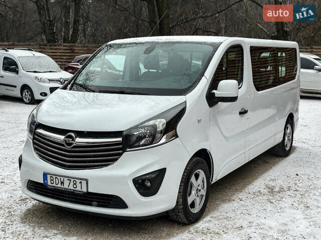 Белый Опель Виваро, объемом двигателя 1.6 л и пробегом 194 тыс. км за 16800 $, фото 1 на Automoto.ua