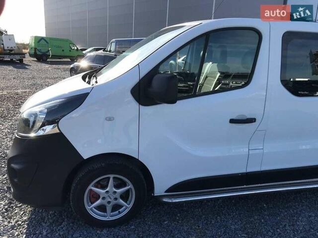 Белый Опель Виваро, объемом двигателя 1.6 л и пробегом 196 тыс. км за 14990 $, фото 9 на Automoto.ua