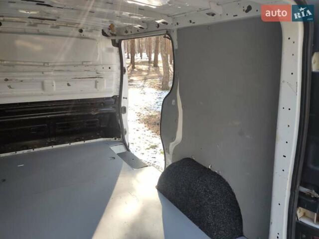 Белый Опель Виваро, объемом двигателя 1.6 л и пробегом 389 тыс. км за 12100 $, фото 27 на Automoto.ua