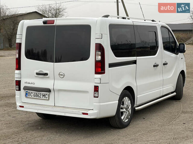 Белый Опель Виваро, объемом двигателя 1.6 л и пробегом 235 тыс. км за 14700 $, фото 5 на Automoto.ua