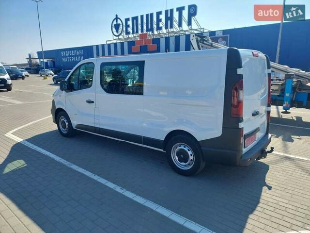 Белый Опель Виваро, объемом двигателя 1.6 л и пробегом 233 тыс. км за 12900 $, фото 1 на Automoto.ua