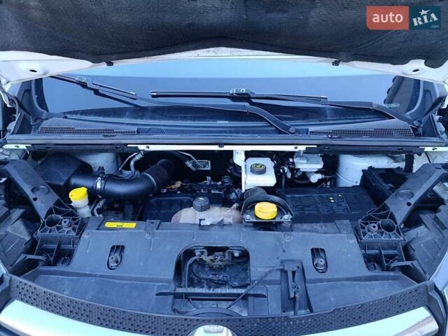 Белый Опель Виваро, объемом двигателя 1.6 л и пробегом 430 тыс. км за 11800 $, фото 22 на Automoto.ua