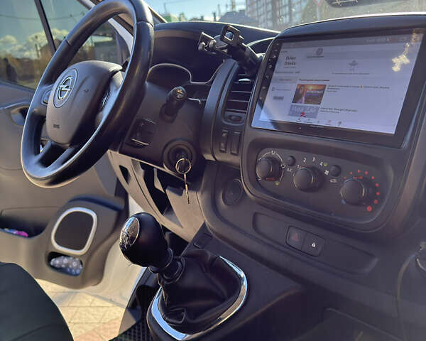 Білий Опель Віваро, об'ємом двигуна 1.6 л та пробігом 243 тис. км за 16200 $, фото 22 на Automoto.ua