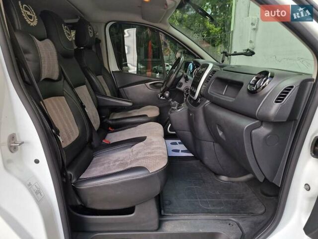 Белый Опель Виваро, объемом двигателя 1.6 л и пробегом 192 тыс. км за 14990 $, фото 38 на Automoto.ua