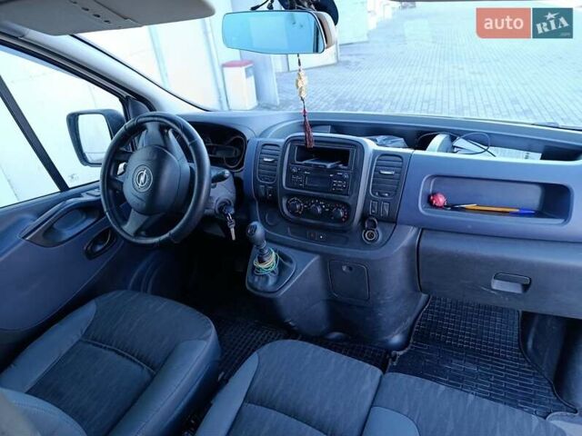 Белый Опель Виваро, объемом двигателя 1.6 л и пробегом 430 тыс. км за 11800 $, фото 14 на Automoto.ua