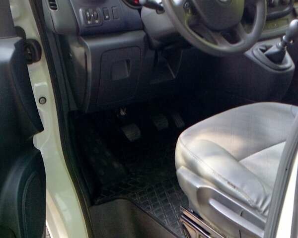 Белый Опель Виваро, объемом двигателя 1.6 л и пробегом 267 тыс. км за 14600 $, фото 37 на Automoto.ua