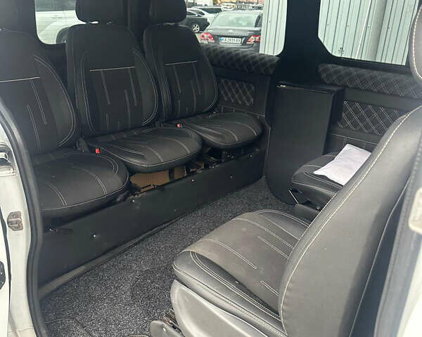 Белый Опель Виваро, объемом двигателя 1.6 л и пробегом 260 тыс. км за 16000 $, фото 17 на Automoto.ua