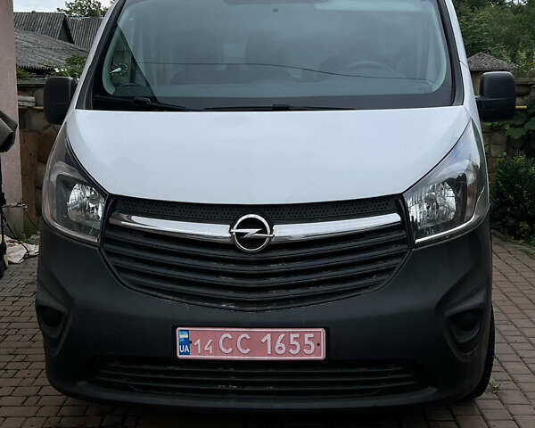 Белый Опель Виваро, объемом двигателя 1.6 л и пробегом 130 тыс. км за 11600 $, фото 4 на Automoto.ua
