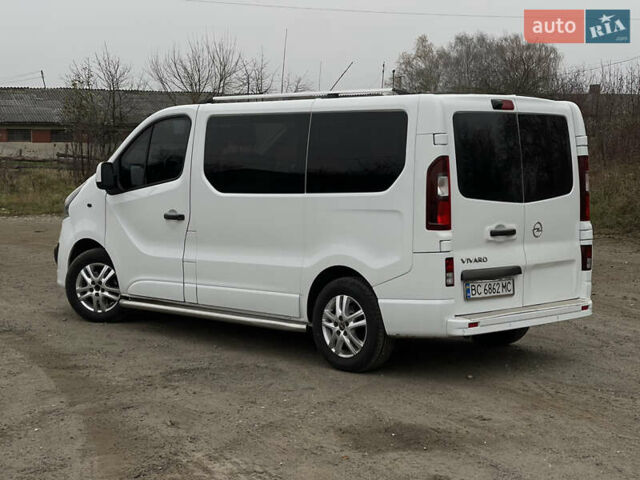 Белый Опель Виваро, объемом двигателя 1.6 л и пробегом 235 тыс. км за 14700 $, фото 3 на Automoto.ua