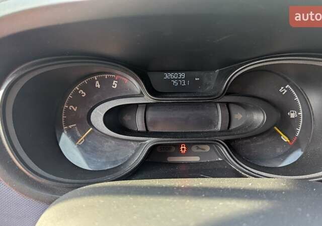 Білий Опель Віваро, об'ємом двигуна 1.6 л та пробігом 327 тис. км за 11800 $, фото 8 на Automoto.ua