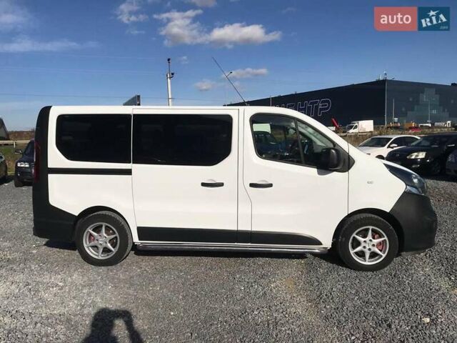 Белый Опель Виваро, объемом двигателя 1.6 л и пробегом 196 тыс. км за 14990 $, фото 4 на Automoto.ua