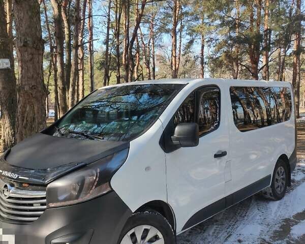 Белый Опель Виваро, объемом двигателя 1.6 л и пробегом 389 тыс. км за 12100 $, фото 8 на Automoto.ua
