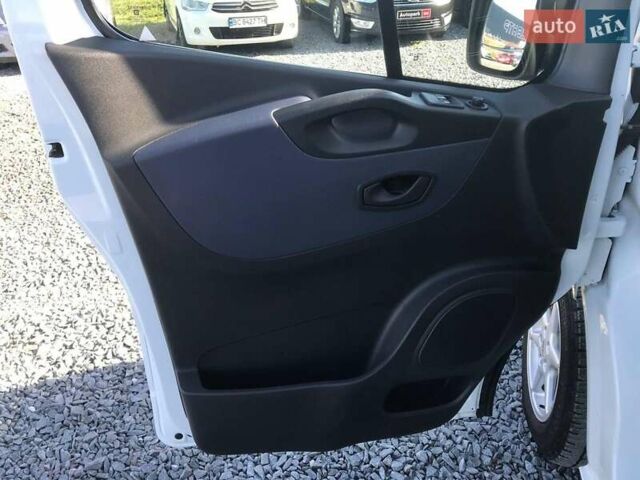 Белый Опель Виваро, объемом двигателя 1.6 л и пробегом 196 тыс. км за 14990 $, фото 12 на Automoto.ua