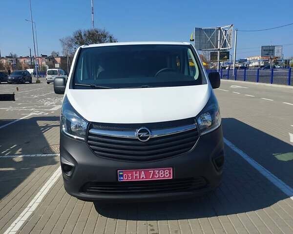 Белый Опель Виваро, объемом двигателя 1.6 л и пробегом 233 тыс. км за 12900 $, фото 4 на Automoto.ua