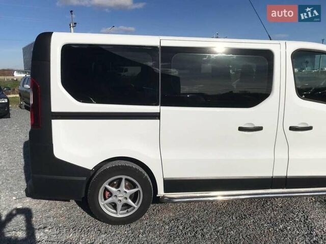 Белый Опель Виваро, объемом двигателя 1.6 л и пробегом 196 тыс. км за 14990 $, фото 3 на Automoto.ua