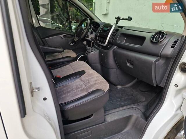 Белый Опель Виваро, объемом двигателя 1.6 л и пробегом 192 тыс. км за 14990 $, фото 37 на Automoto.ua